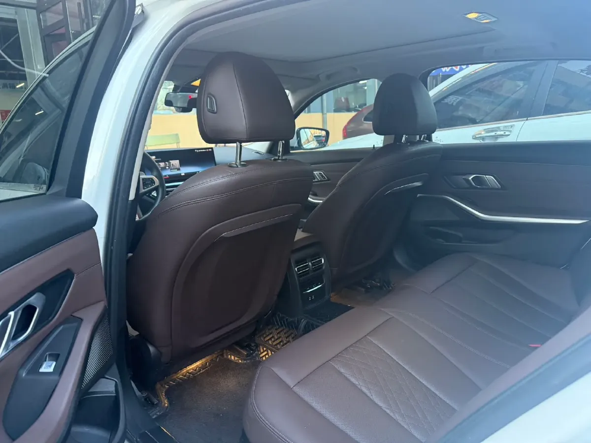 2023 BMW 3 Series 2.0T 156HP L4 8AT,autocango,china used car exporter,china ev exporter,chinese used car exporter,chinese used ev exporter