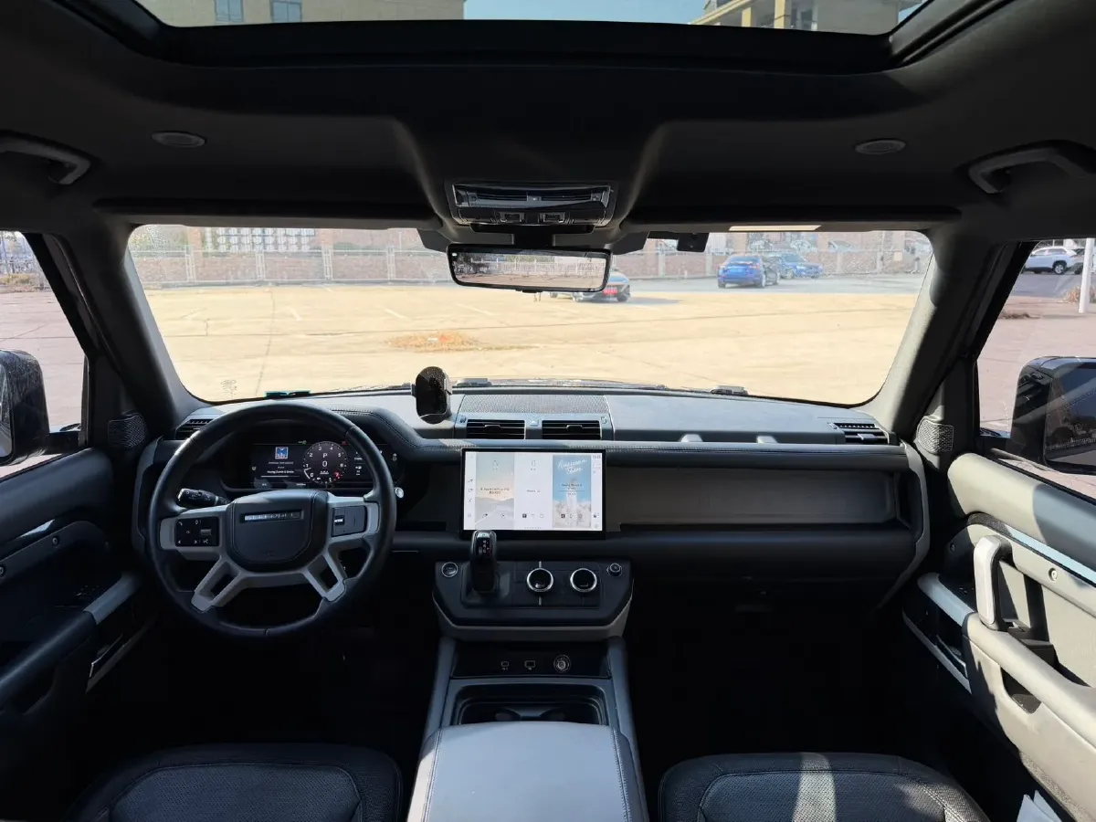 2023 Land Rover Defender 2.0T 300HP L4 8AT,autocango,china used car exporter,china ev exporter,chinese used car exporter,chinese used ev exporter