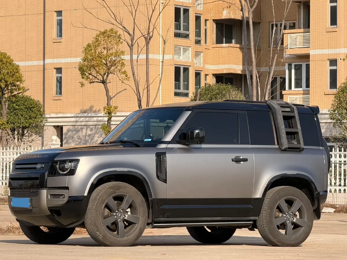2023 Land Rover Defender 2.0T 300HP L4 8AT,autocango,china used car exporter,china ev exporter,chinese used car exporter,chinese used ev exporter