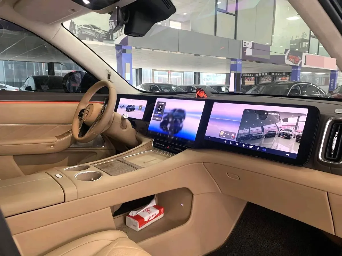 2025 AITO AITO M8 REEV 160HP REEV 53.4KWH,autocango,china used car exporter,china ev exporter,chinese used car exporter,chinese used ev exporter