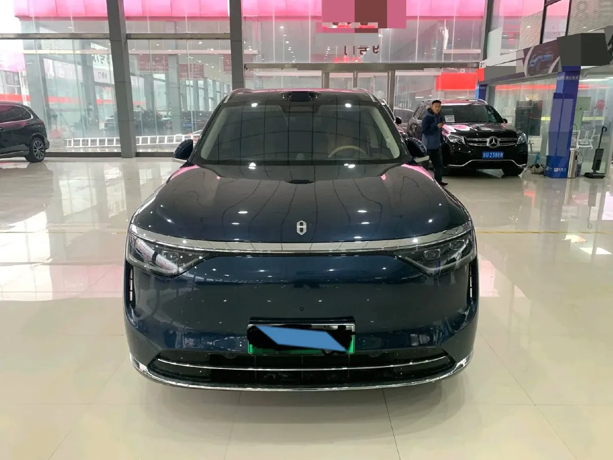 2025 AITO AITO M8 REEV 160HP REEV 53.4KWH,autocango,china used car exporter,china ev exporter,chinese used car exporter,chinese used ev exporter