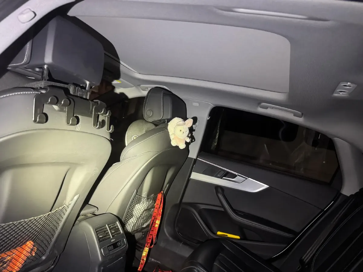 2023 Audi A4L 2.0T 190HP L4 7DCT,autocango,china used car exporter,china ev exporter,chinese used car exporter,chinese used ev exporter