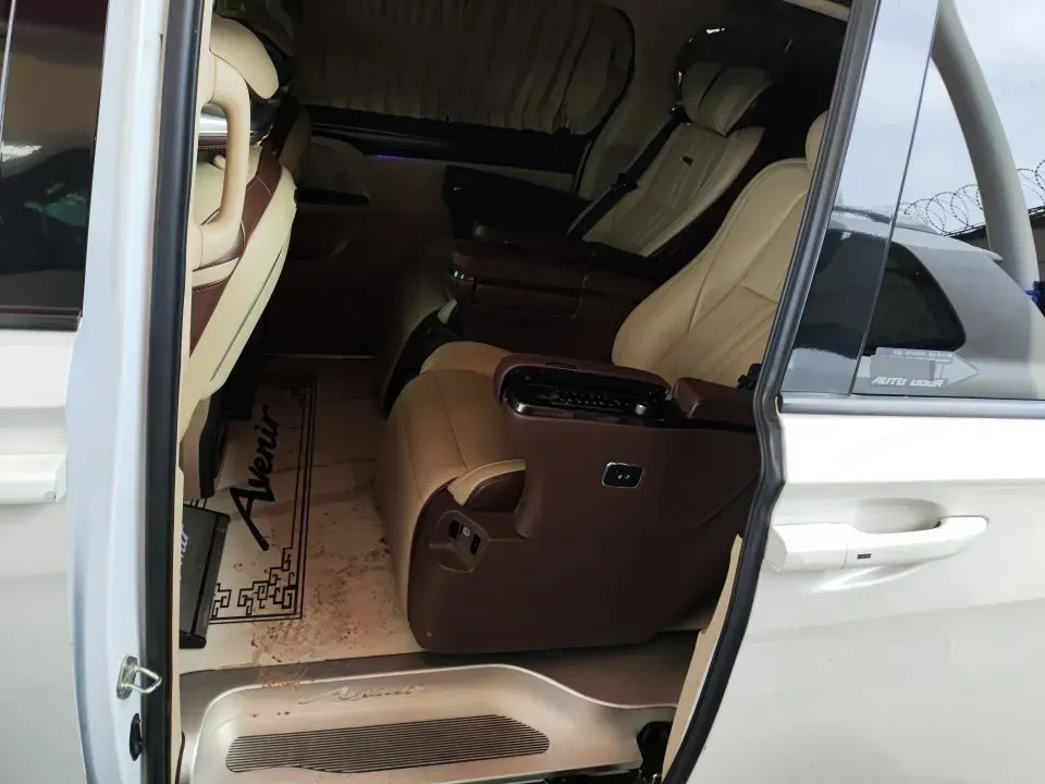 2022 Buick GL8 2.0T 237HP L4 9AT,autocango,china used car exporter,china ev exporter,chinese used car exporter,chinese used ev exporter