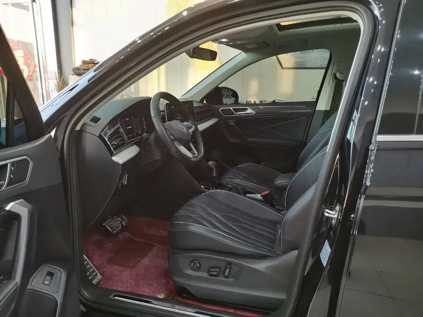 2024 Volkswagen Tiguan L 2.0T 186HP L4 7DCT,autocango,china used car exporter,china ev exporter,chinese used car exporter,chinese used ev exporter