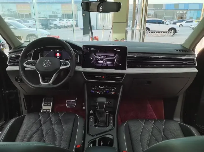 2024 Volkswagen Tiguan L 2.0T 186HP L4 7DCT,autocango,china used car exporter,china ev exporter,chinese used car exporter,chinese used ev exporter