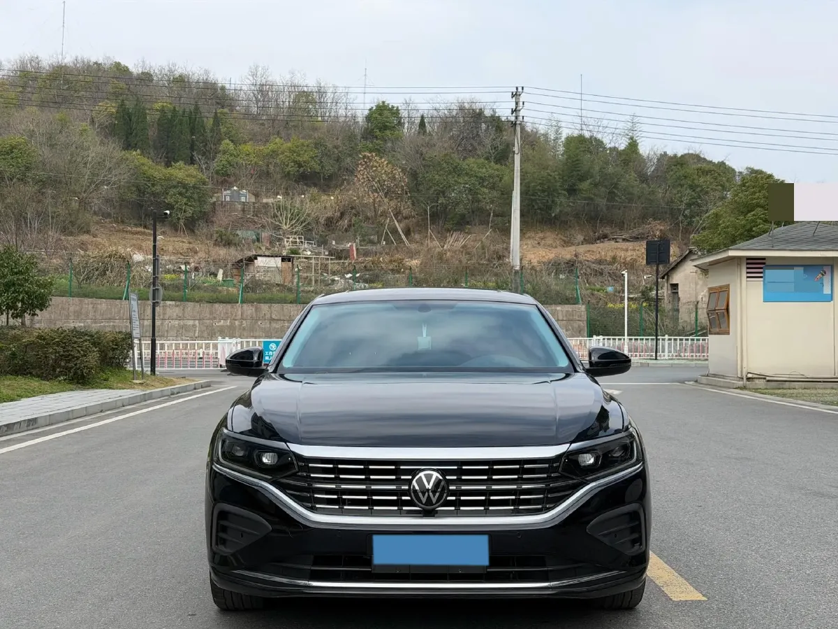 2024 Volkswagen Passat 2.0T 186HP L4 7DCT,autocango,china used car exporter,china ev exporter,chinese used car exporter,chinese used ev exporter