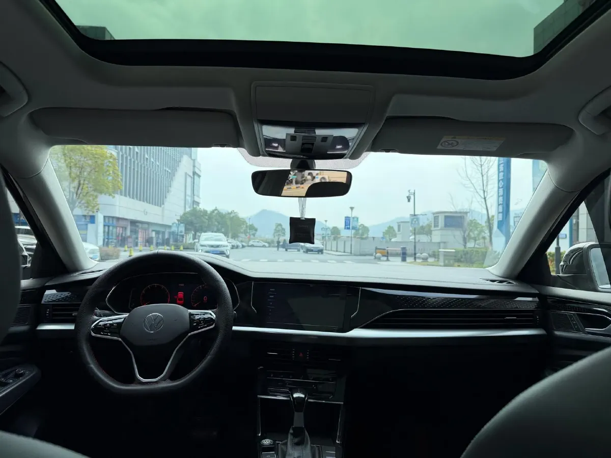 2024 Volkswagen Passat 2.0T 186HP L4 7DCT,autocango,china used car exporter,china ev exporter,chinese used car exporter,chinese used ev exporter