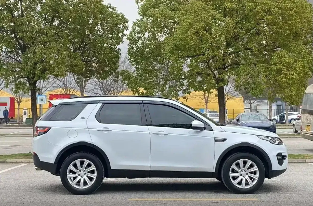 2018 Land Rover Discovery Sport 2.0T 241HP L4 9AT,autocango,china used car exporter,china ev exporter,chinese used car exporter,chinese used ev exporter