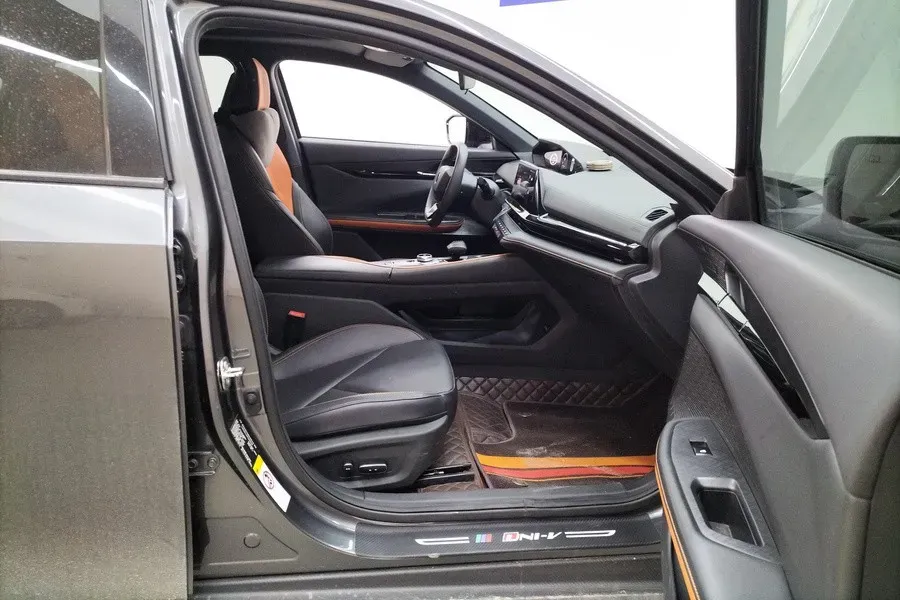 2023 ChangAn UNI-V iDD 1.5T 170HP L4 6TCT PHEV 18.4KWH,autocango,china used car exporter,china ev exporter,chinese used car exporter,chinese used ev exporter