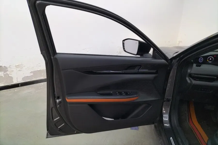 2023 ChangAn UNI-V iDD 1.5T 170HP L4 6TCT PHEV 18.4KWH,autocango,china used car exporter,china ev exporter,chinese used car exporter,chinese used ev exporter