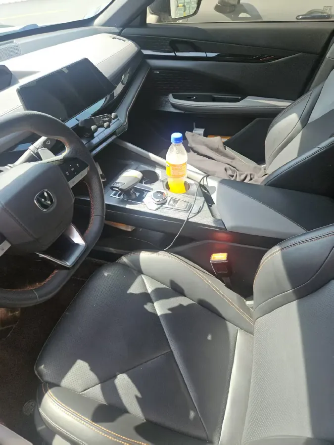 2022 ChangAn UNI-V 1.5T 188HP L4 7DCT,autocango,china used car exporter,china ev exporter,chinese used car exporter,chinese used ev exporter