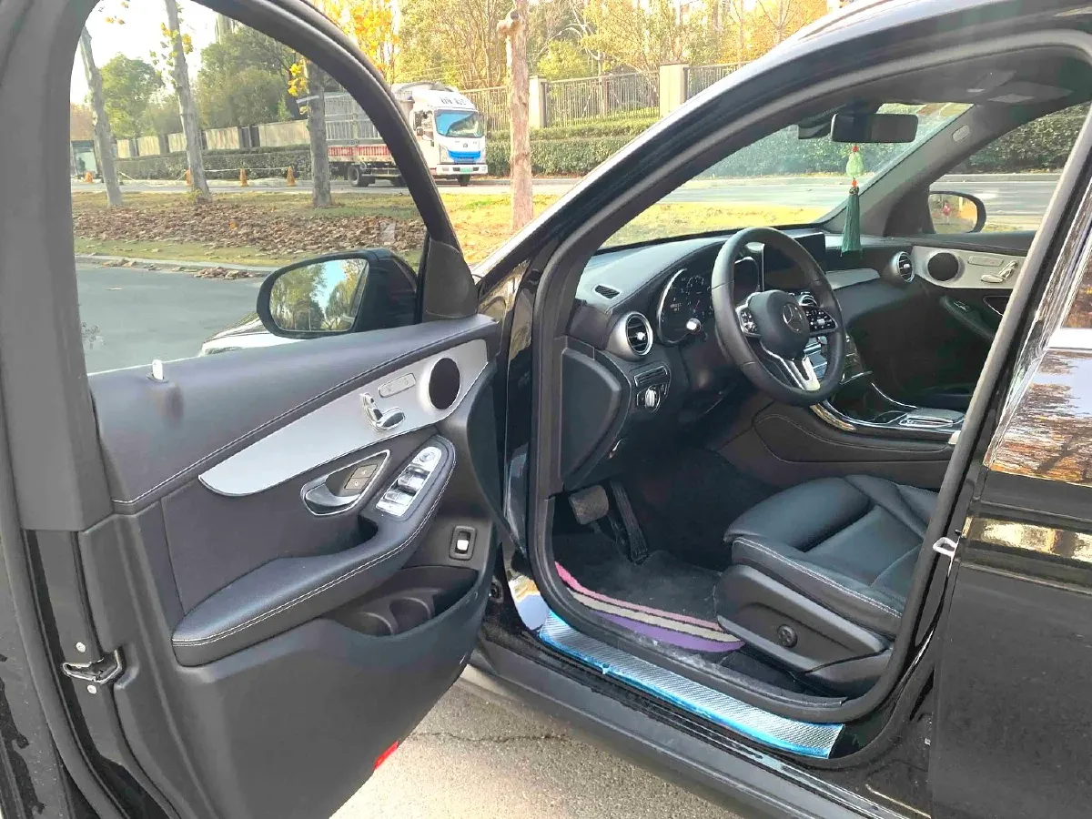 2021 Mercedes-Benz GLC Class 2.0T 197HP L4 9AT,autocango,china used car exporter,china ev exporter,chinese used car exporter,chinese used ev exporter