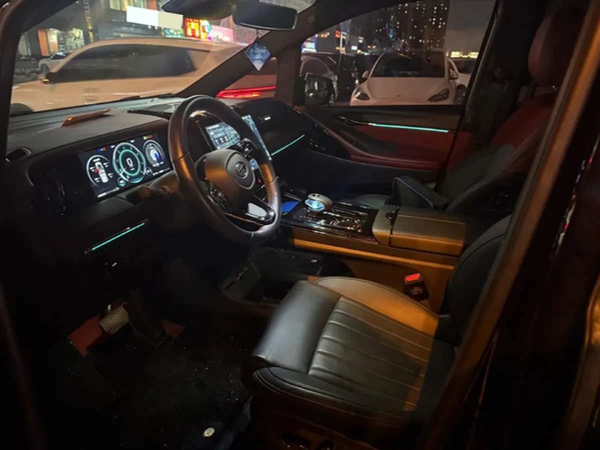 2023 GAC Trumpchi M8 2.0T 252HP L4 8AT,autocango,china used car exporter,china ev exporter,chinese used car exporter,chinese used ev exporter