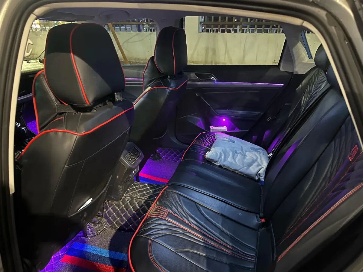 2018 Skoda Karoq 1.4T 150HP L4 7DCT,autocango,china used car exporter,china ev exporter,chinese used car exporter,chinese used ev exporter