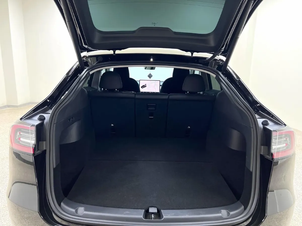 2022 Tesla Model Y BEV 60KWH,autocango,china used car exporter,china ev exporter,chinese used car exporter,chinese used ev exporter