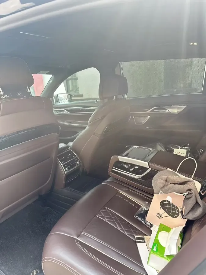 2021 BMW 7 Series 2.0T 265HP L4 8AT,autocango,china used car exporter,china ev exporter,chinese used car exporter,chinese used ev exporter