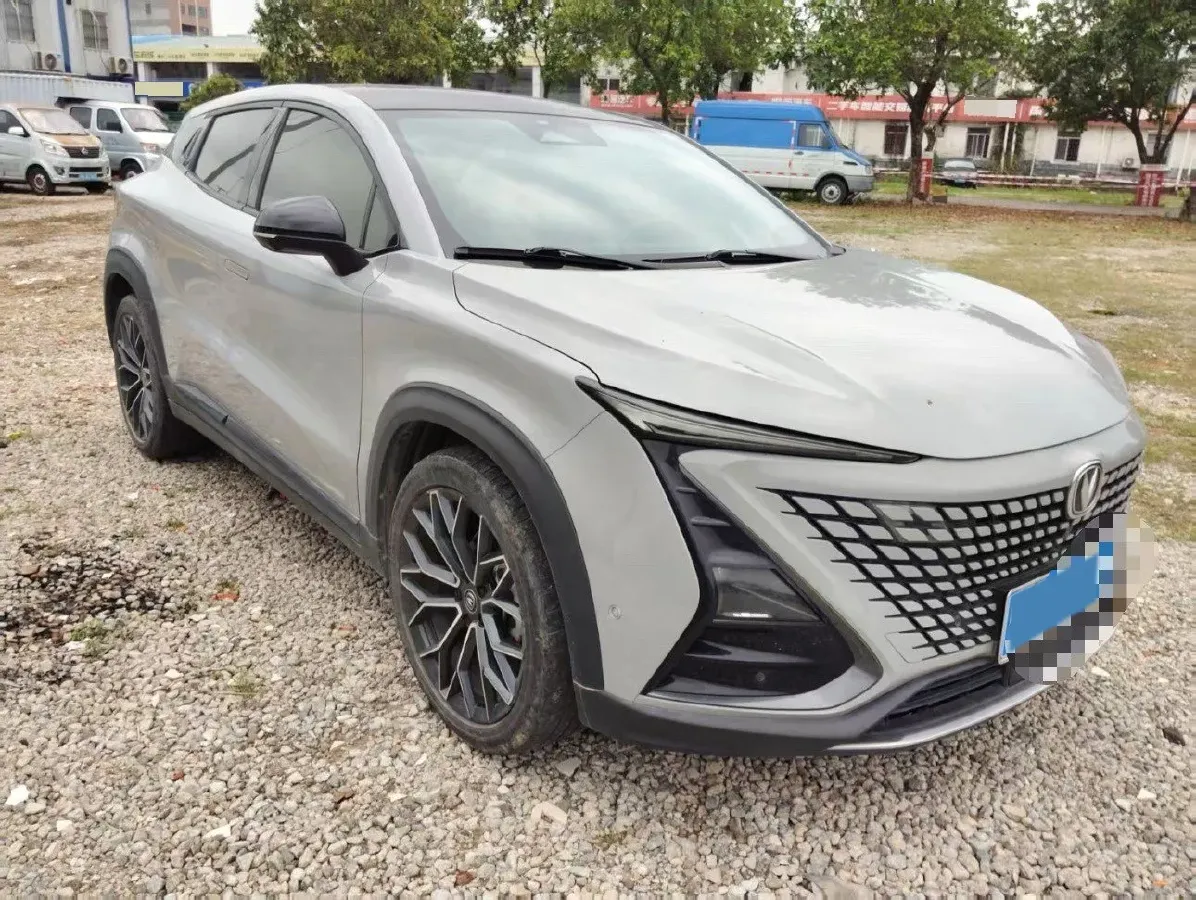 2022 ChangAn UNI-T 1.5T 188HP L4 7DCT,autocango,china used car exporter,china ev exporter,chinese used car exporter,chinese used ev exporter