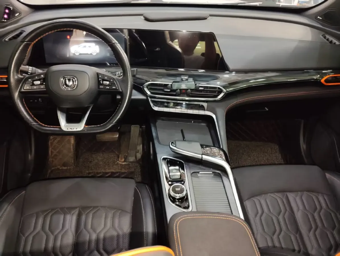 2022 ChangAn UNI-T 1.5T 188HP L4 7DCT,autocango,china used car exporter,china ev exporter,chinese used car exporter,chinese used ev exporter