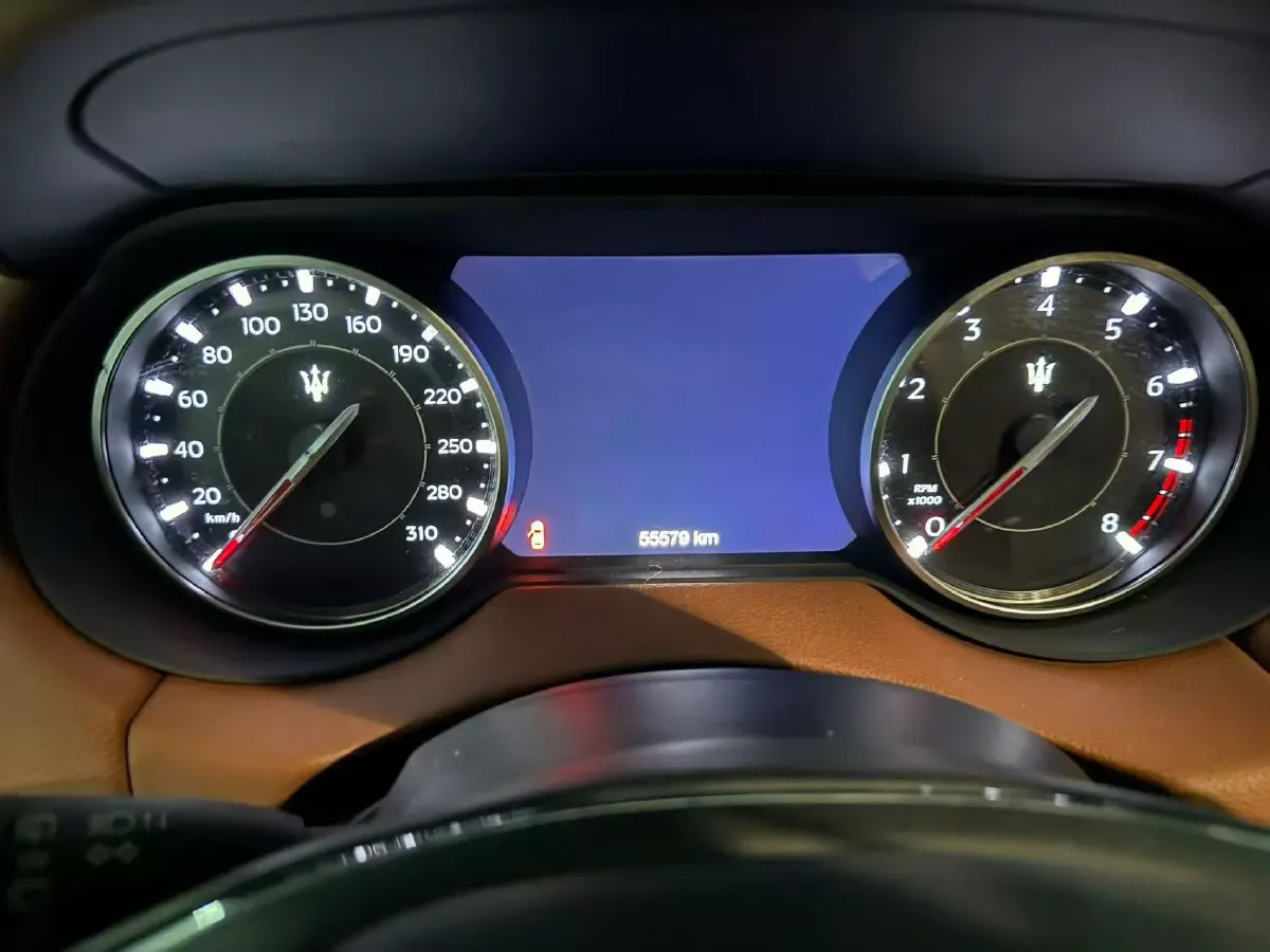 2021 Maserati Levante 3.0T 350HP V6 8AT,autocango,china used car exporter,china ev exporter,chinese used car exporter,chinese used ev exporter