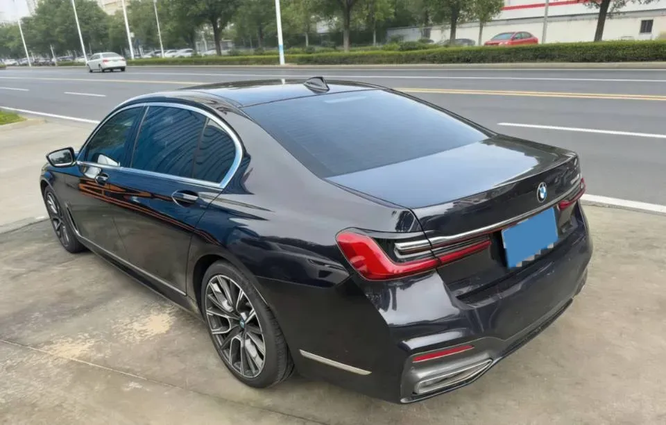 2019 BMW 7 Series 3.0T 340HP L6 8AT,autocango,china used car exporter,china ev exporter,chinese used car exporter,chinese used ev exporter