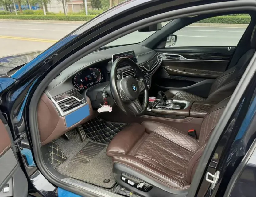 2019 BMW 7 Series 3.0T 340HP L6 8AT,autocango,china used car exporter,china ev exporter,chinese used car exporter,chinese used ev exporter