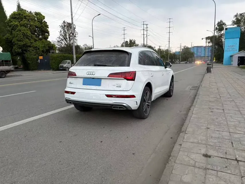 2022 Audi Q5L 2.0T 190HP L4 7DCT,autocango,china used car exporter,china ev exporter,chinese used car exporter,chinese used ev exporter