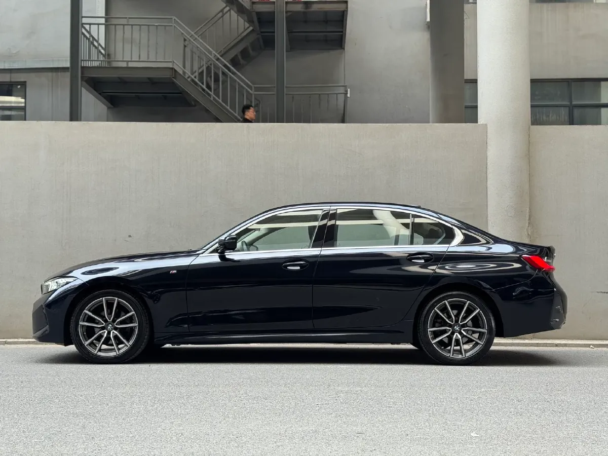 2023 BMW 3 Series 2.0T 156HP L4 8AT,autocango,china used car exporter,china ev exporter,chinese used car exporter,chinese used ev exporter