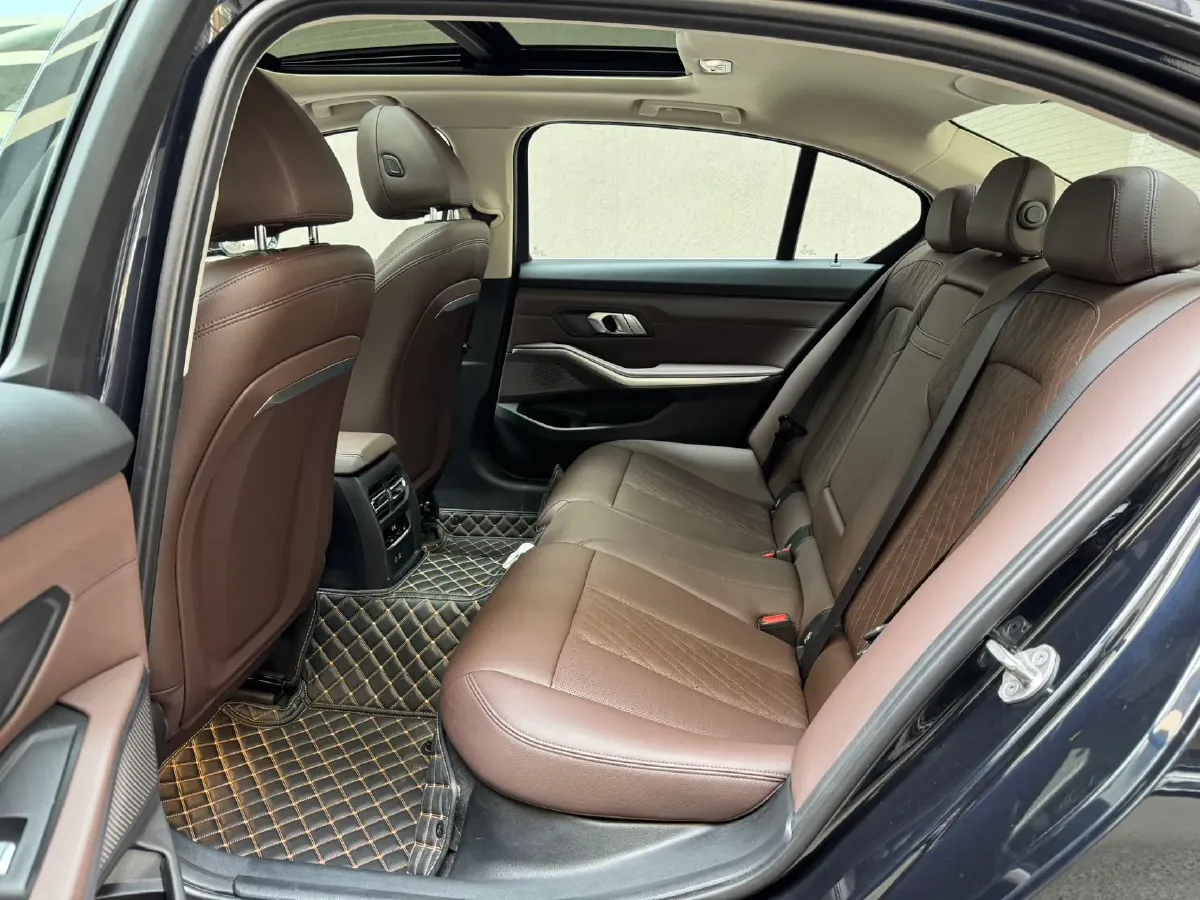 2023 BMW 3 Series 2.0T 156HP L4 8AT,autocango,china used car exporter,china ev exporter,chinese used car exporter,chinese used ev exporter