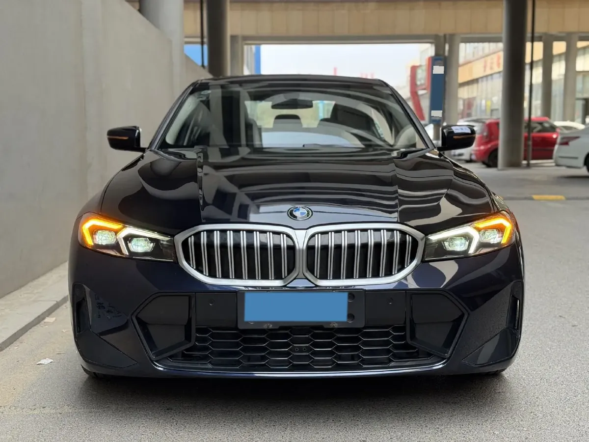 2023 BMW 3 Series 2.0T 156HP L4 8AT,autocango,china used car exporter,china ev exporter,chinese used car exporter,chinese used ev exporter