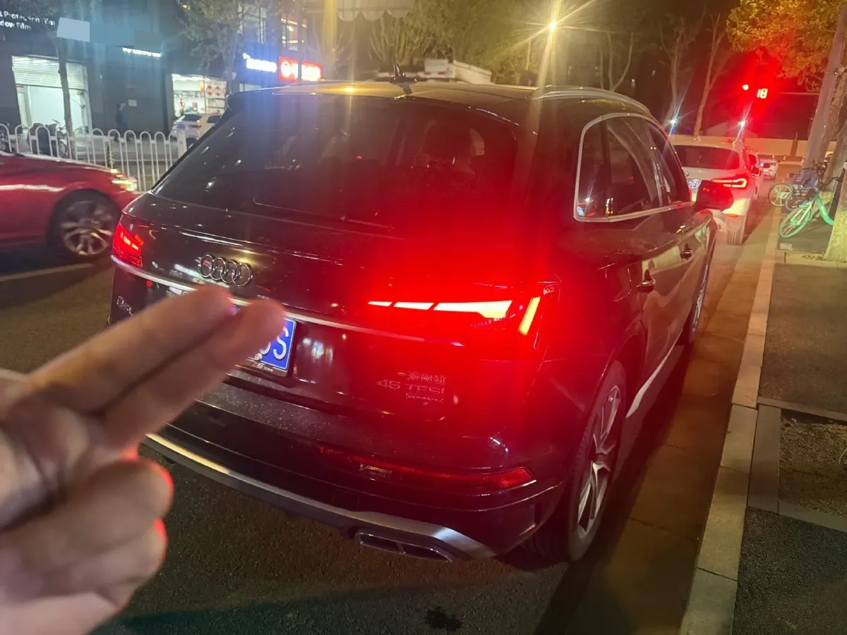 2022 Audi Q5L 2.0T 252HP L4 7DCT,autocango,china used car exporter,china ev exporter,chinese used car exporter,chinese used ev exporter