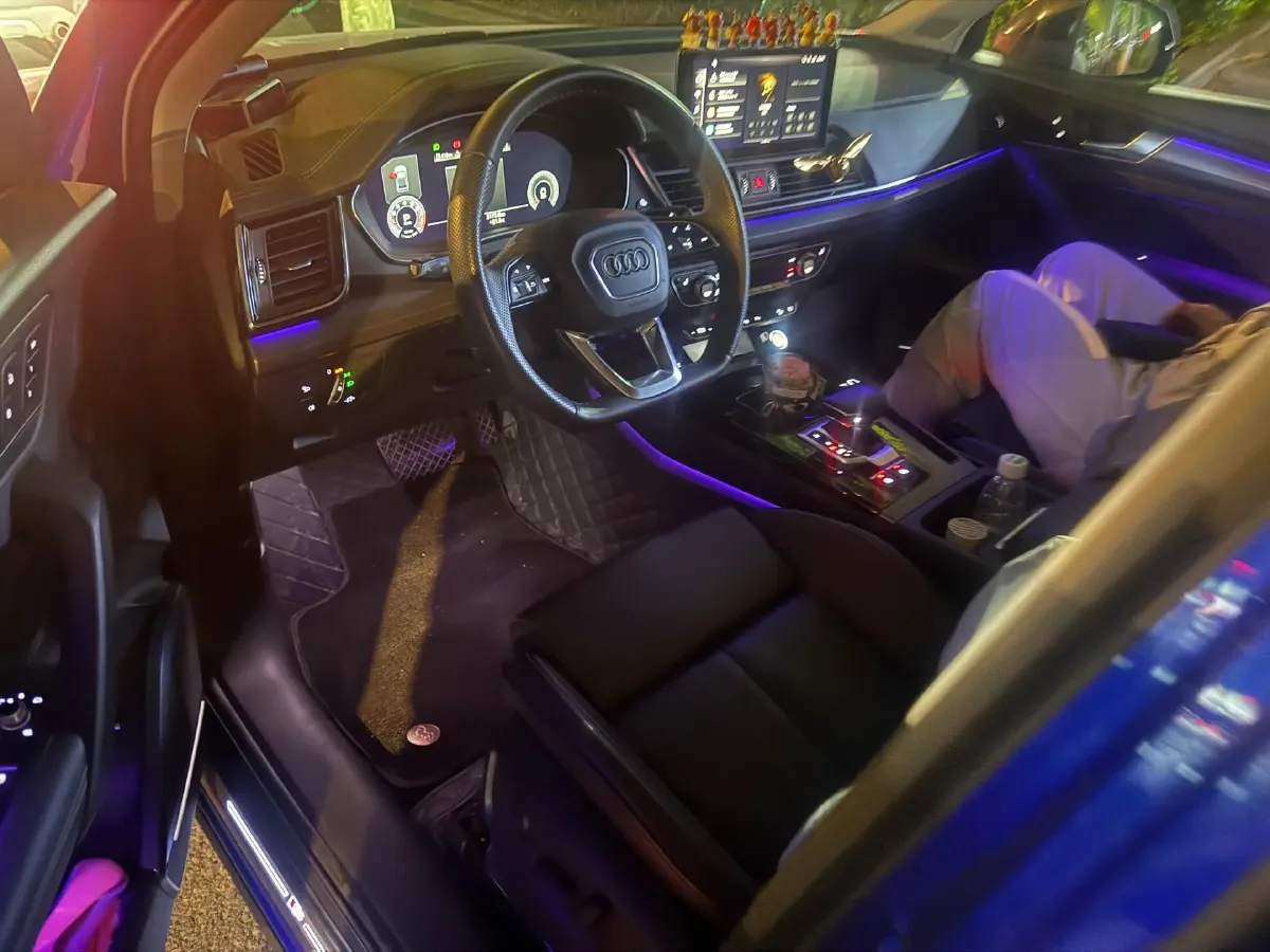 2022 Audi Q5L 2.0T 252HP L4 7DCT,autocango,china used car exporter,china ev exporter,chinese used car exporter,chinese used ev exporter