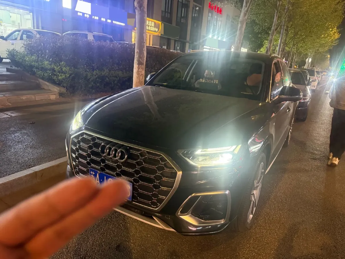 2022 Audi Q5L 2.0T 252HP L4 7DCT,autocango,china used car exporter,china ev exporter,chinese used car exporter,chinese used ev exporter