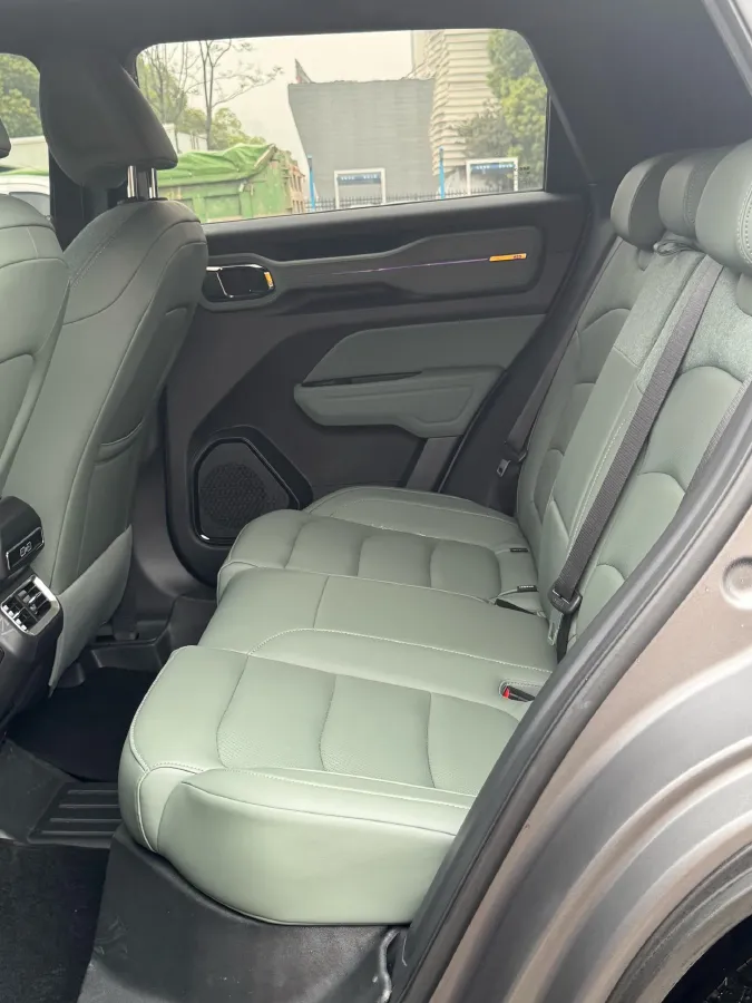 2025 Geely Cowboy 1.5T 181HP L4 7DCT,autocango,china used car exporter,china ev exporter,chinese used car exporter,chinese used ev exporter