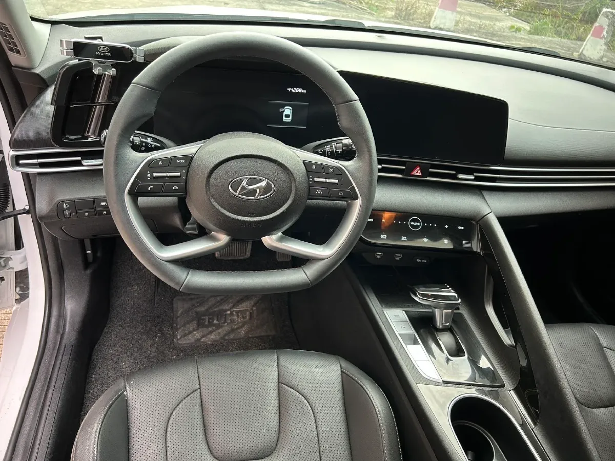 2022 Hyundai Elantra 1.5L 115HP L4 CVT,autocango,china used car exporter,china ev exporter,chinese used car exporter,chinese used ev exporter