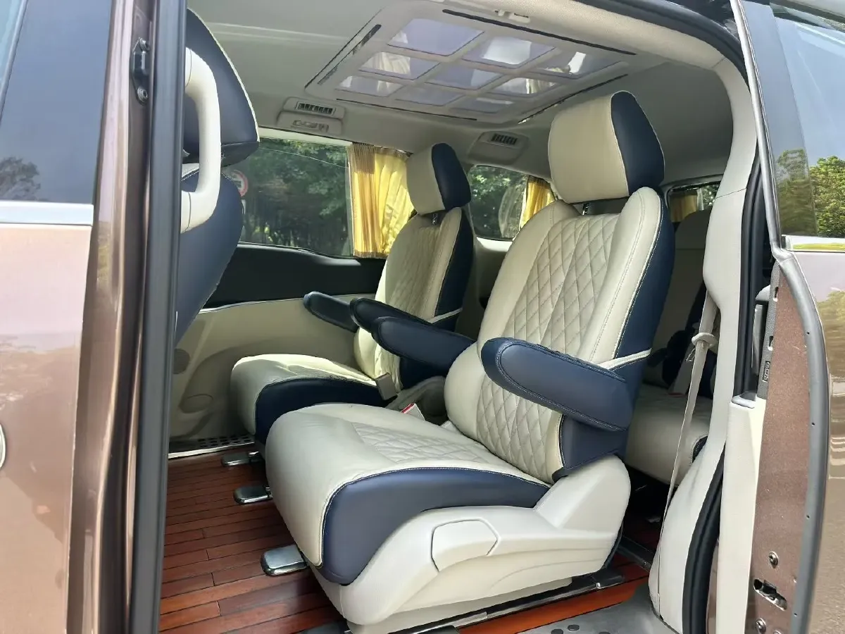 2021 Buick GL8 2.0T 237HP L4 9AT,autocango,china used car exporter,china ev exporter,chinese used car exporter,chinese used ev exporter