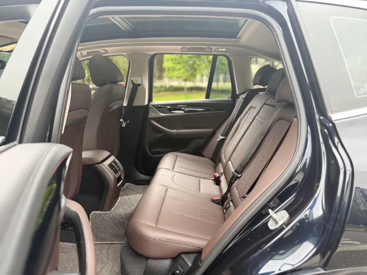 2022 BMW X3 2.0T 184HP L4 8AT,autocango,china used car exporter,china ev exporter,chinese used car exporter,chinese used ev exporter