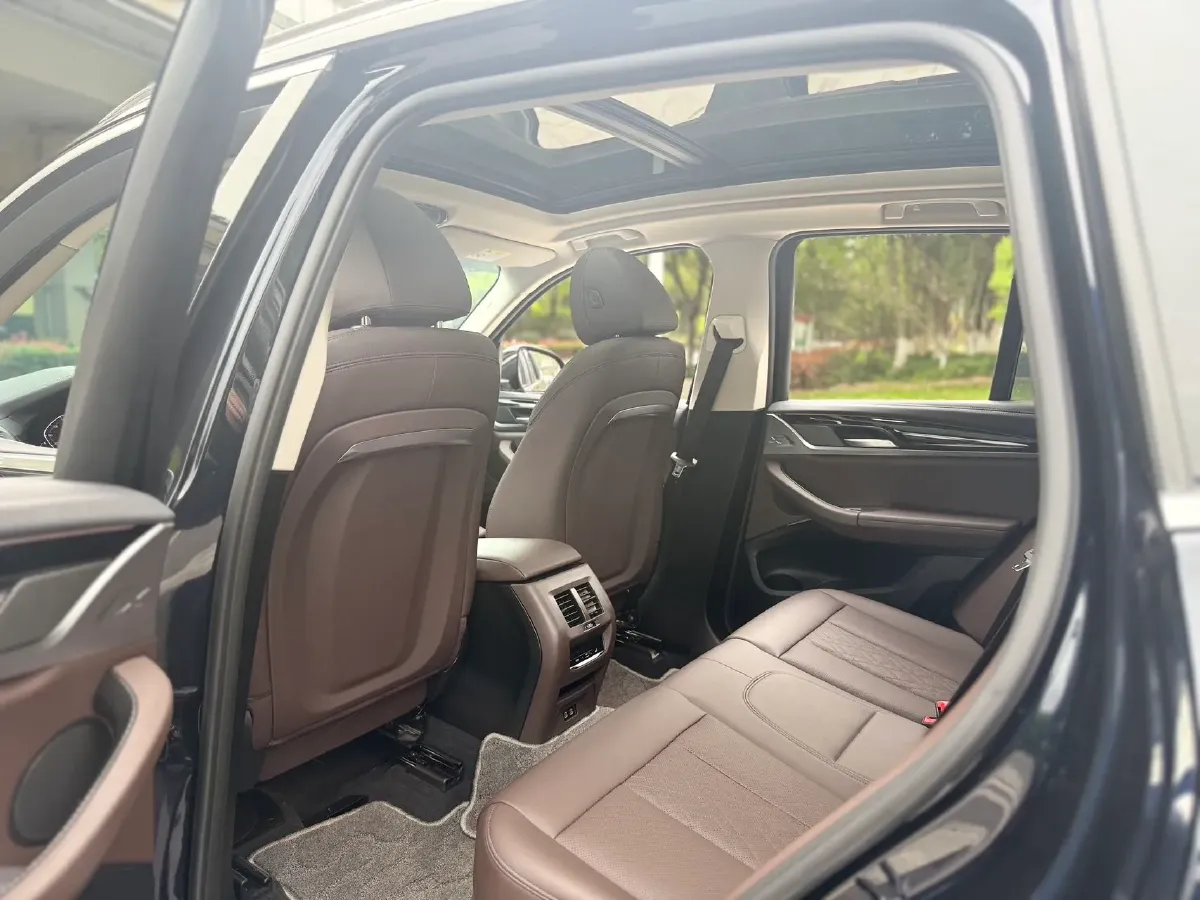 2022 BMW X3 2.0T 184HP L4 8AT,autocango,china used car exporter,china ev exporter,chinese used car exporter,chinese used ev exporter