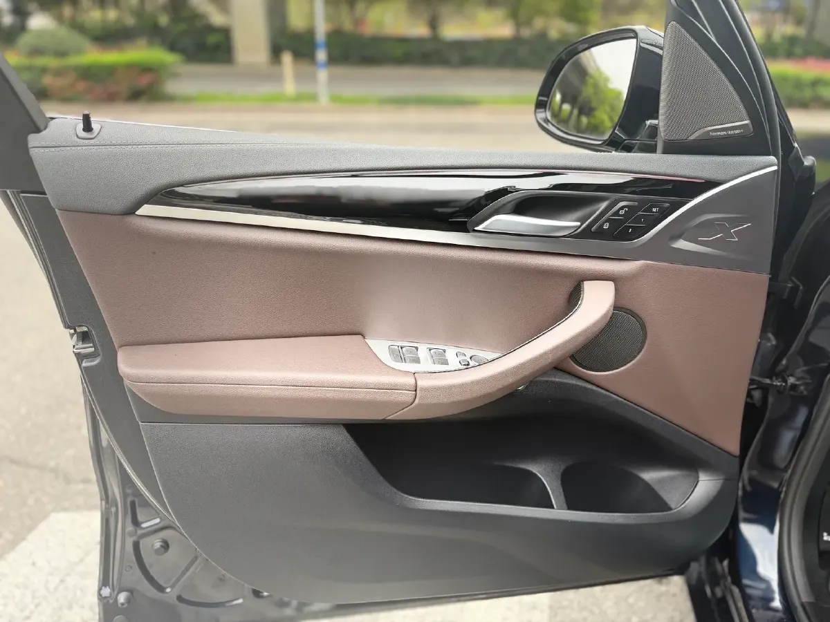 2022 BMW X3 2.0T 184HP L4 8AT,autocango,china used car exporter,china ev exporter,chinese used car exporter,chinese used ev exporter