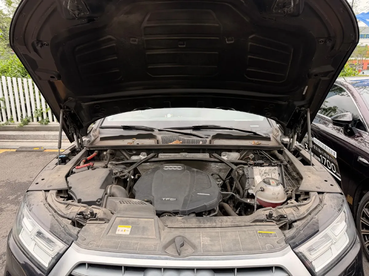 2020 Audi Q5L 2.0T 190HP L4 7DCT,autocango,china used car exporter,china ev exporter,chinese used car exporter,chinese used ev exporter