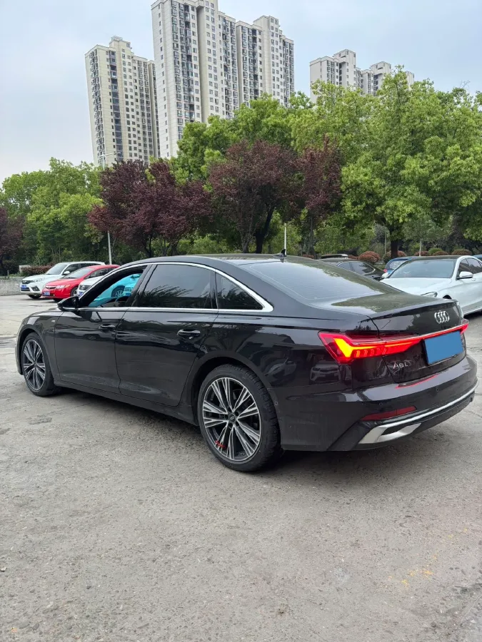 2023 Audi A6L 2.0T 245HP L4 7DCT,autocango,china used car exporter,china ev exporter,chinese used car exporter,chinese used ev exporter