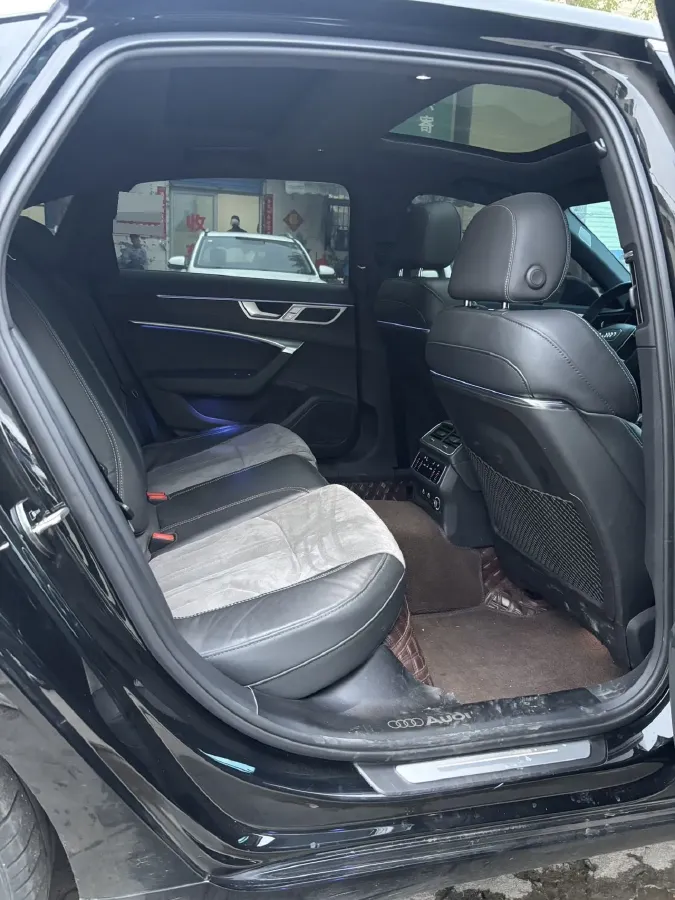 2023 Audi A6L 2.0T 245HP L4 7DCT,autocango,china used car exporter,china ev exporter,chinese used car exporter,chinese used ev exporter