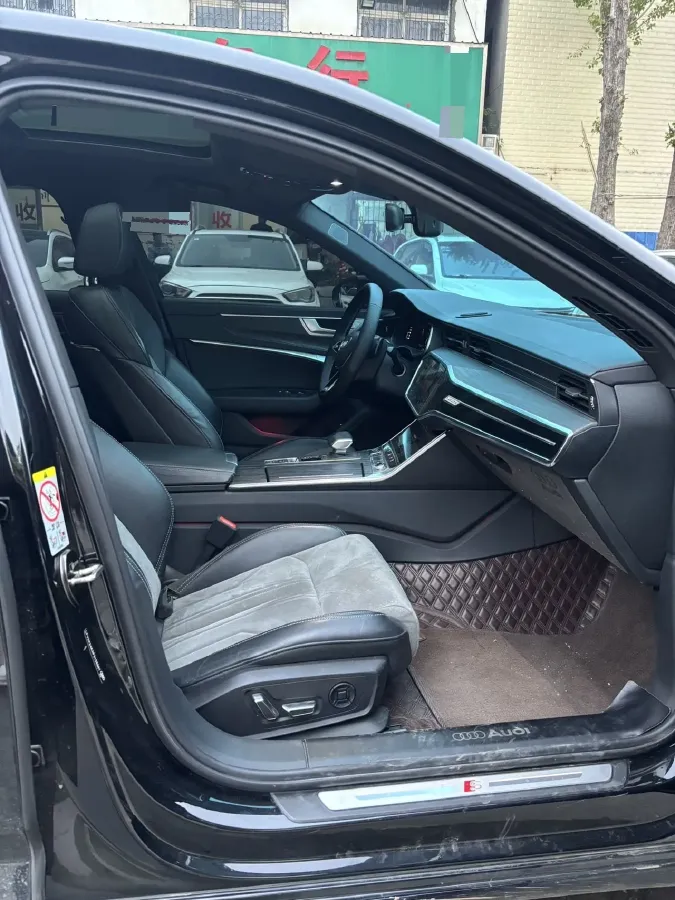 2023 Audi A6L 2.0T 245HP L4 7DCT,autocango,china used car exporter,china ev exporter,chinese used car exporter,chinese used ev exporter