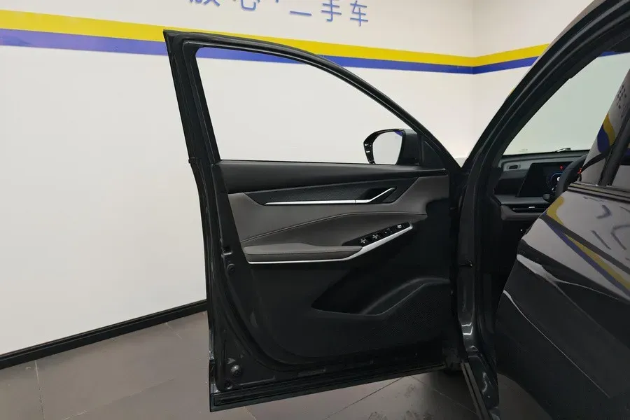 2022 ChangAn CS75 Plus 1.5T 178HP L4 6AT,autocango,china used car exporter,china ev exporter,chinese used car exporter,chinese used ev exporter