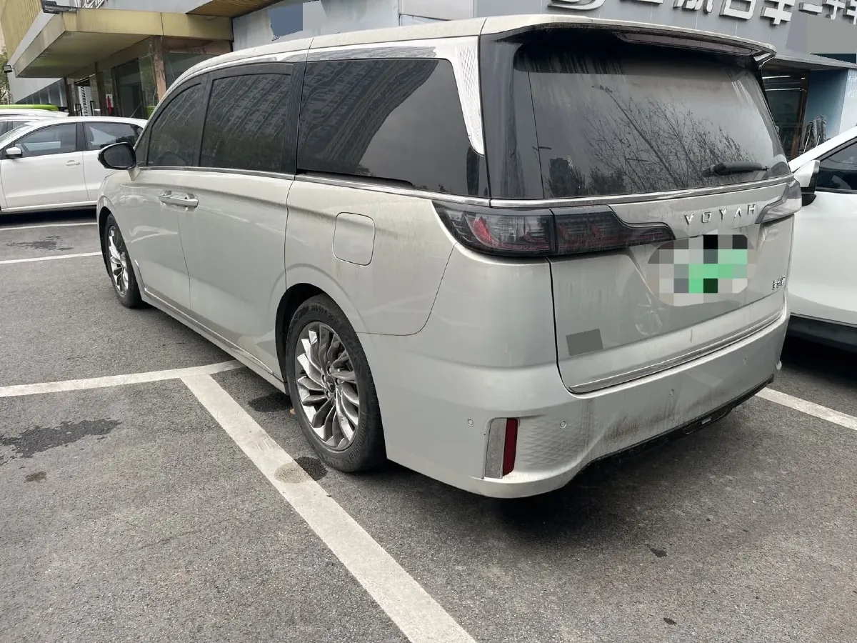 2022 Voyah Dream 1.5T 136HP L4 PHEV 25.57KWH,autocango,china used car exporter,china ev exporter,chinese used car exporter,chinese used ev exporter