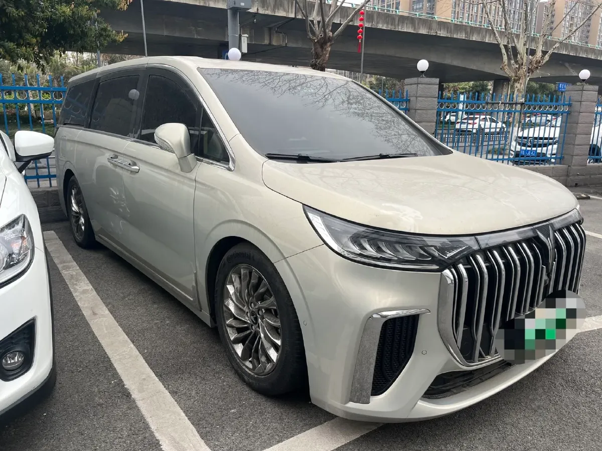 2022 Voyah Dream 1.5T 136HP L4 PHEV 25.57KWH,autocango,china used car exporter,china ev exporter,chinese used car exporter,chinese used ev exporter