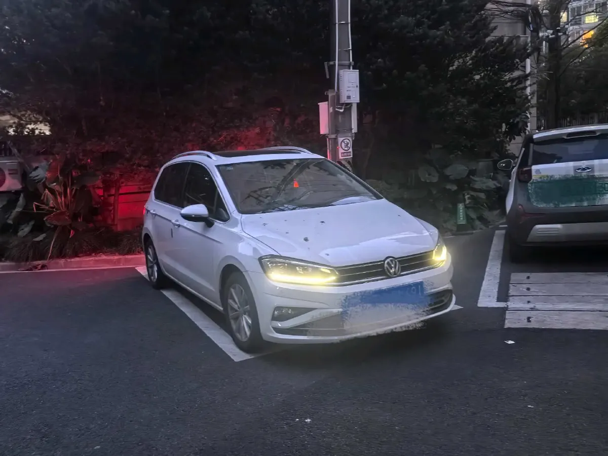 2019 Volkswagen Golf Sportsvan 1.4T 150HP L4 7DCT,autocango,china used car exporter,china ev exporter,chinese used car exporter,chinese used ev exporter