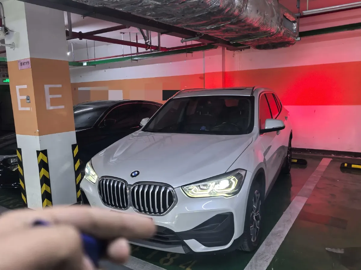 2021 BMW X1 2.0T 192HP L4 7DCT,autocango,china used car exporter,china ev exporter,chinese used car exporter,chinese used ev exporter