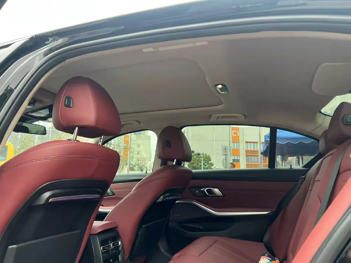 2021 BMW 3 Series 2.0T 184HP L4 8AT,autocango,china used car exporter,china ev exporter,chinese used car exporter,chinese used ev exporter