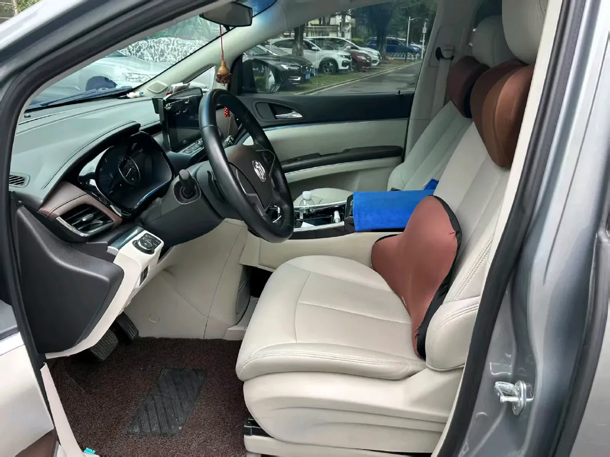 2023 Buick GL8 2.0T 237HP L4 9AT,autocango,china used car exporter,china ev exporter,chinese used car exporter,chinese used ev exporter