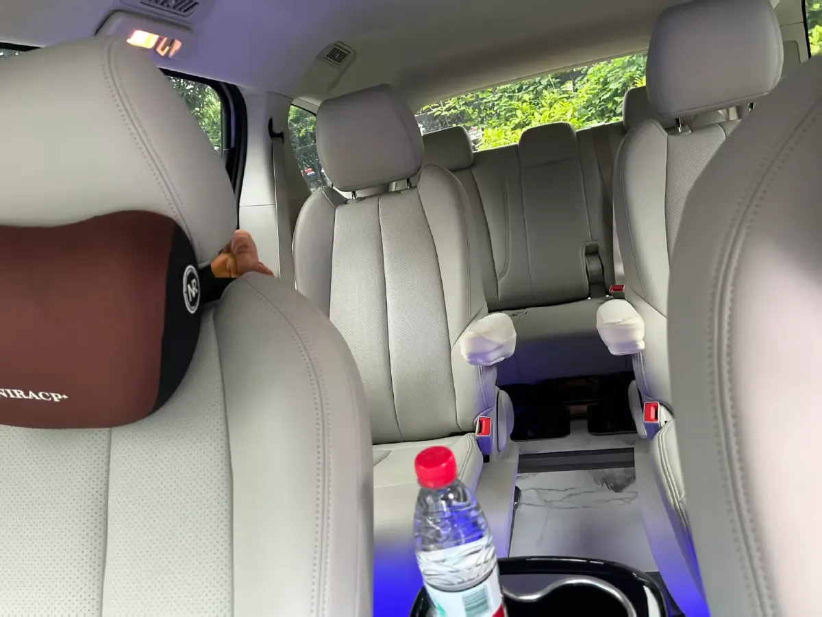 2023 Buick GL8 2.0T 237HP L4 9AT,autocango,china used car exporter,china ev exporter,chinese used car exporter,chinese used ev exporter